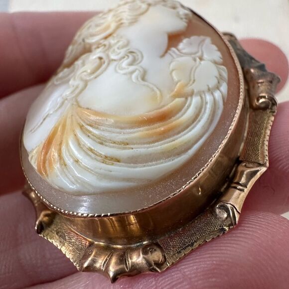 Antique Highly Detailed Shell Carved Cameo Brooch - Picture 4 of 12